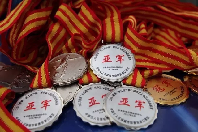 巴萨官方社媒晒猫咪形象新吉祥物