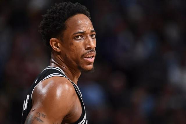 范迪克：取代克洛普非常艰巨但斯洛特干得很好